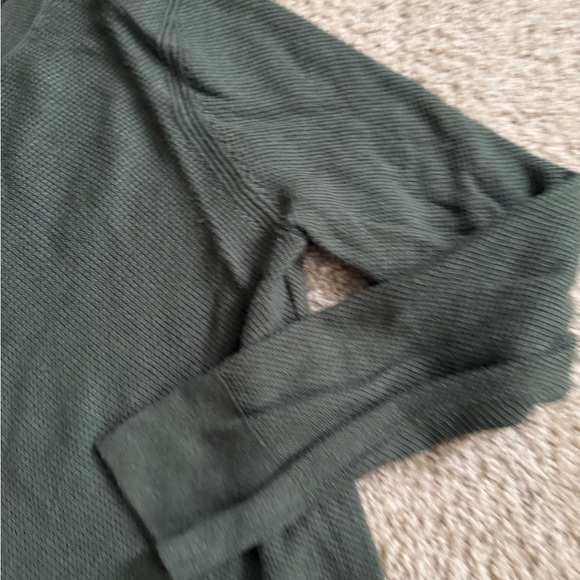 GAP sweater - Picture 2 of 8